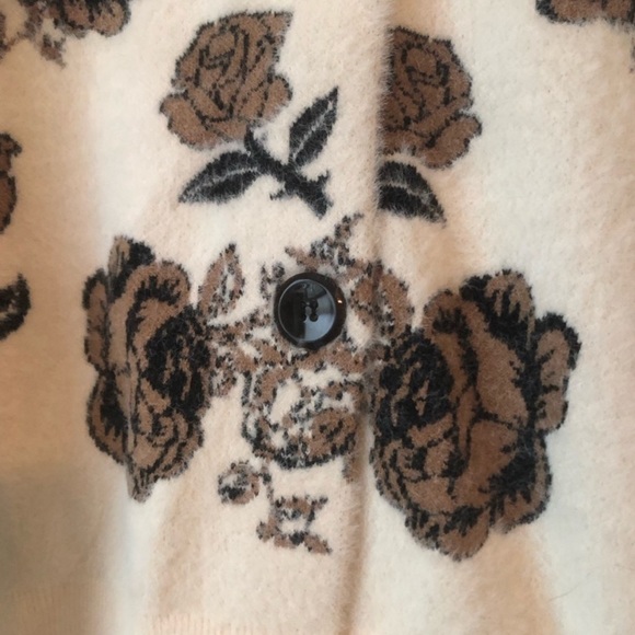 Cyrus floral cardigan size small‎ - Picture 3 of 6